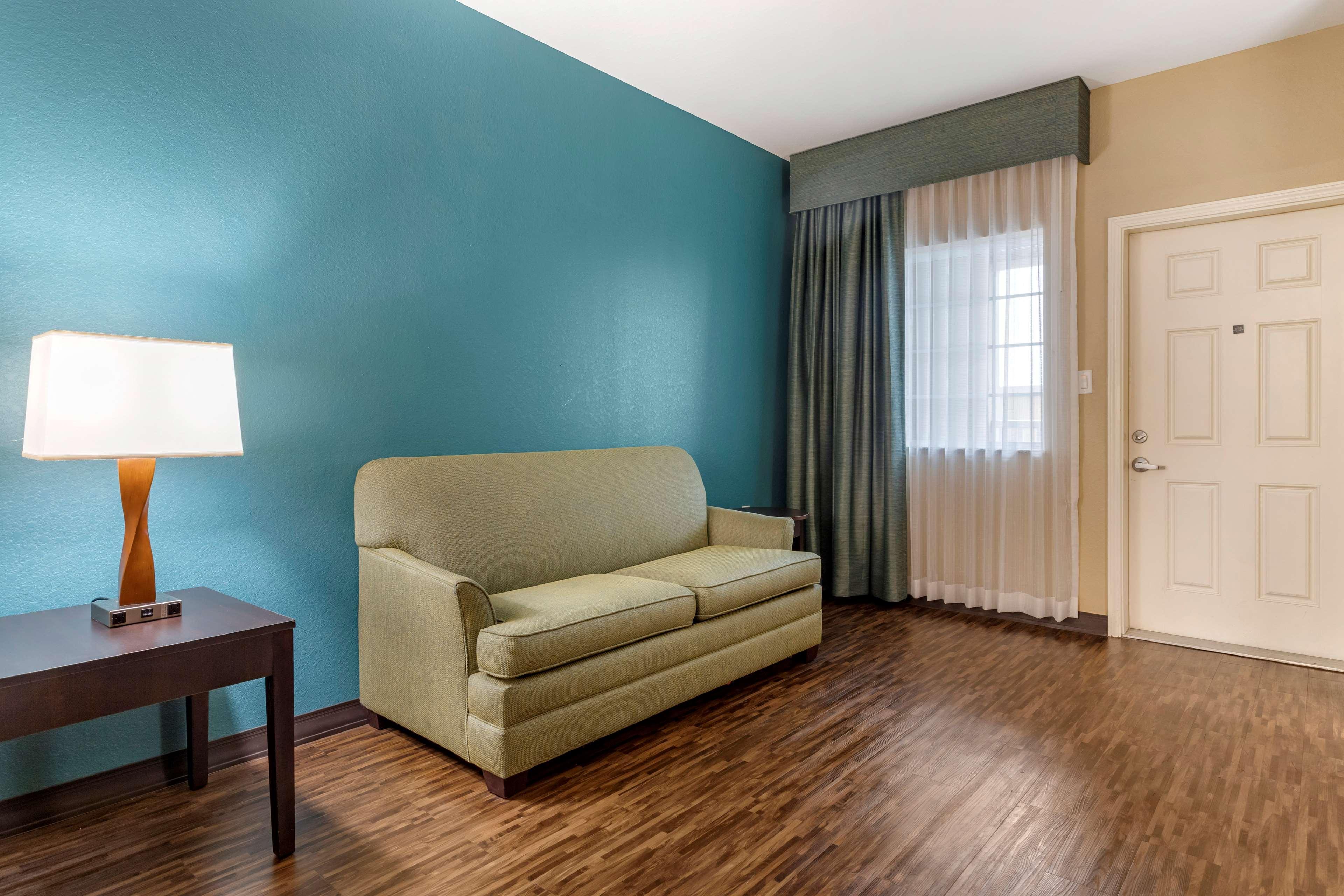 Best Western Plus Galveston Suites Bagian luar foto