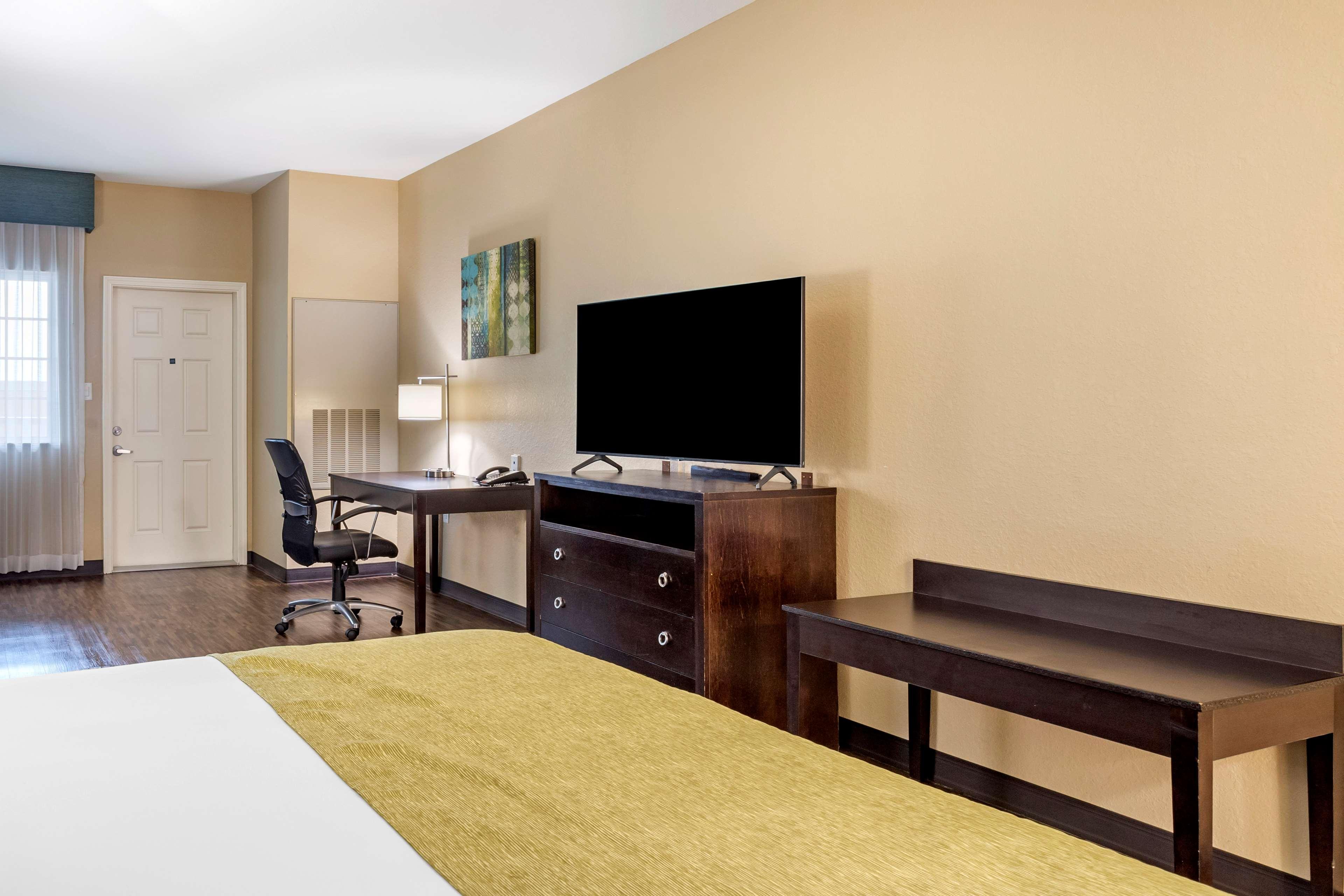 Best Western Plus Galveston Suites Bagian luar foto