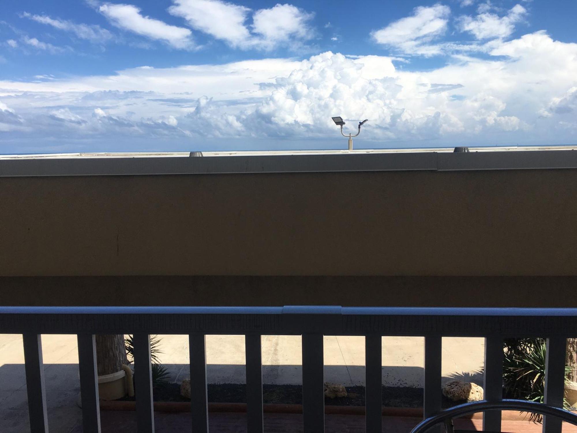 Best Western Plus Galveston Suites Bagian luar foto